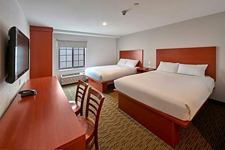 Queen Suite with Two Queen Beds