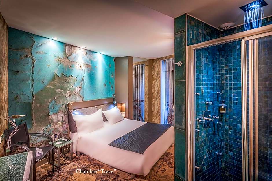 Apostrophe Hotel