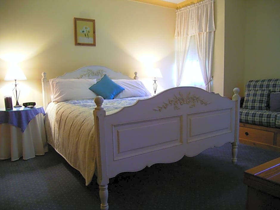 Lavender House Bed & Breakfast