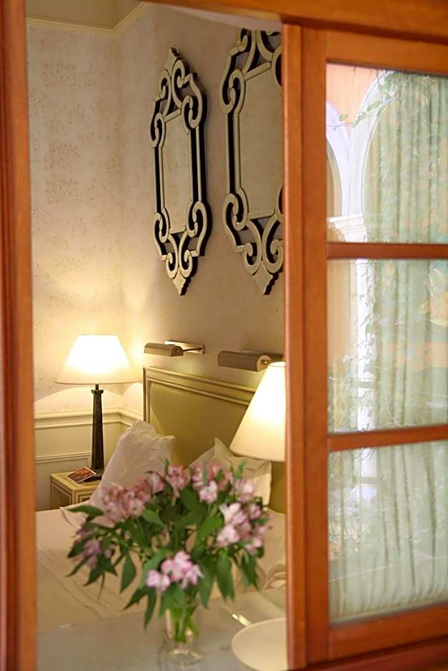 Hotel Casa Del Poeta