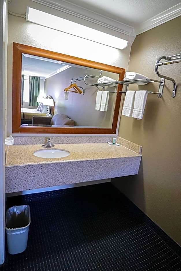 University Inn & Suites