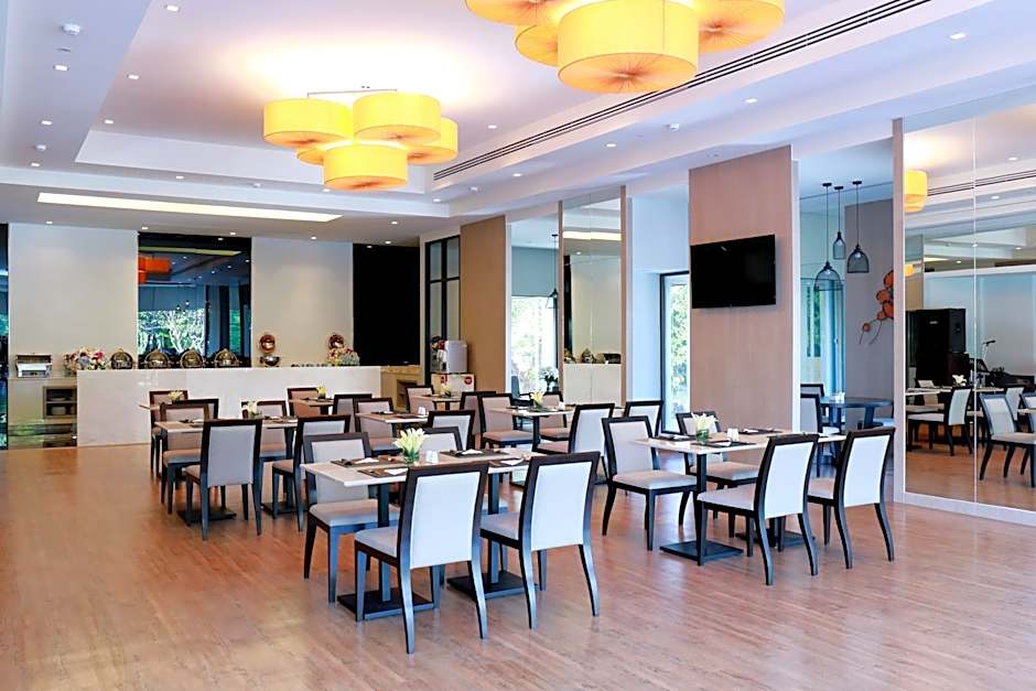 Louis Tavern Hotel - SHA Certified