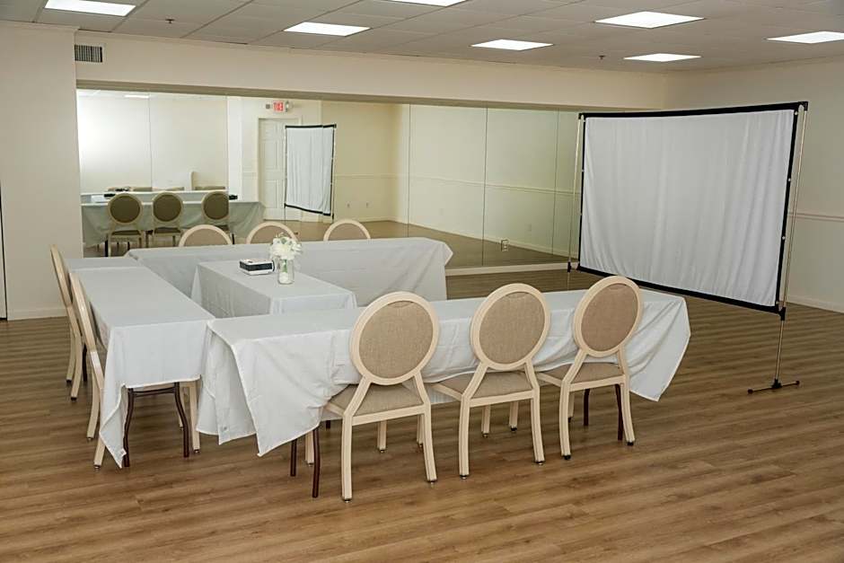 Boardwalk Inn and Suites