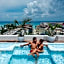 The Reef 28 - Adults Only - All Suites - Optional Gourmet All Inclusive