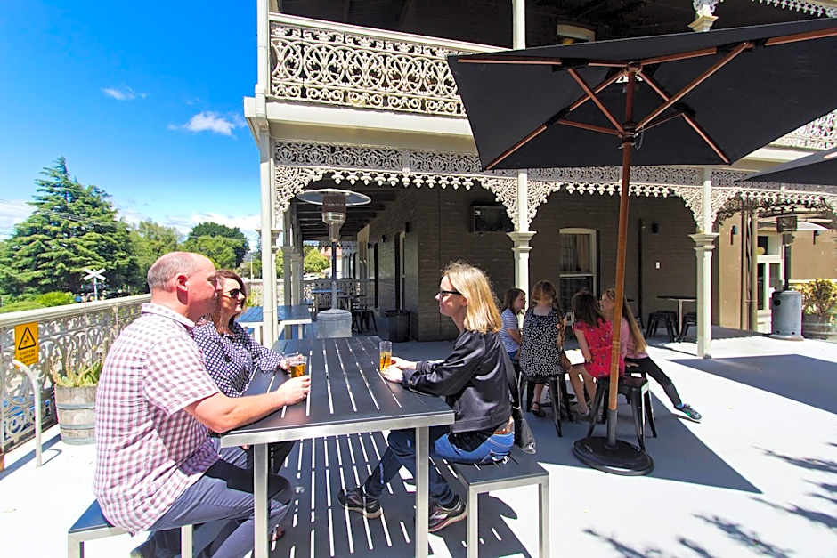 Deloraine Hotel