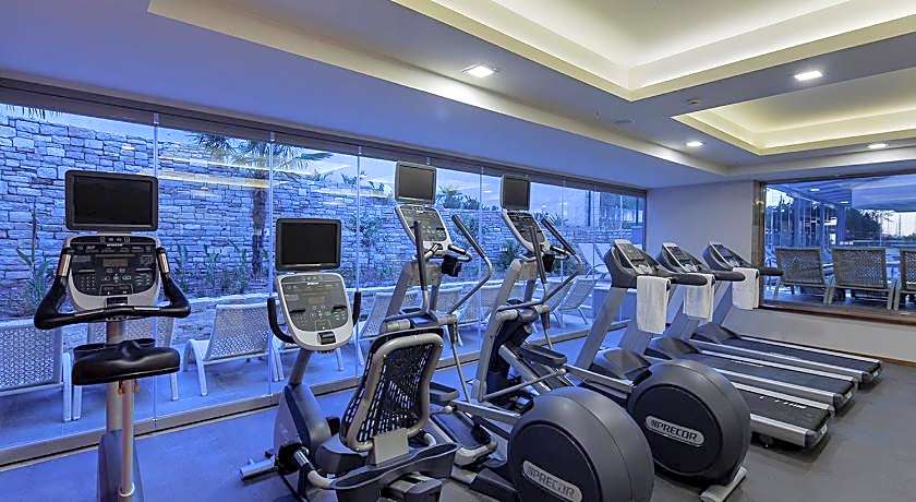 DoubleTree By Hilton Kusadasi