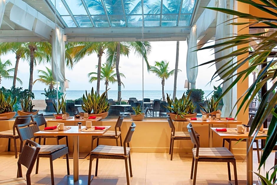 Courtyard by Marriott Isla Verde Beach Resort