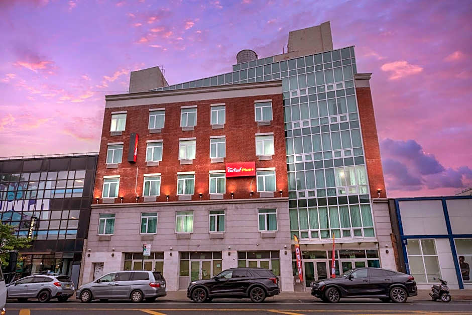 Red Roof PLUS Brooklyn - Flatbush Ave