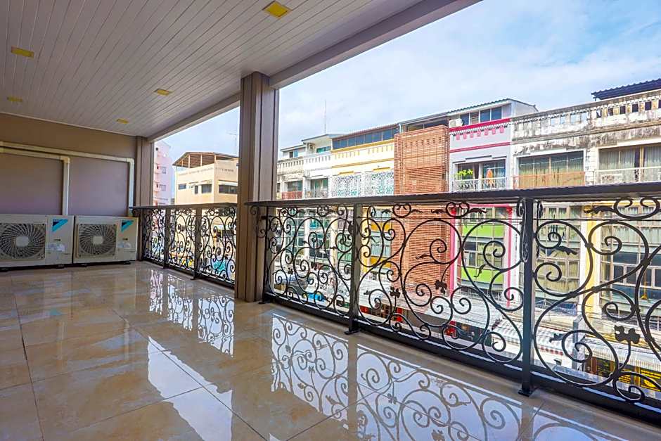 Land Royal Residence