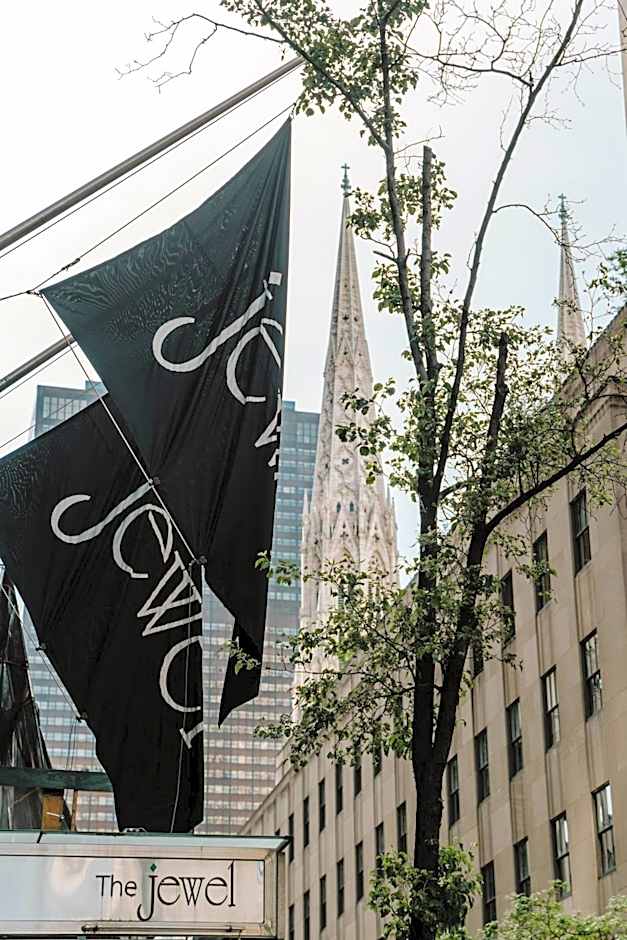 The Jewel, a Club Quarters Hotel, Opposite Rockefeller Center