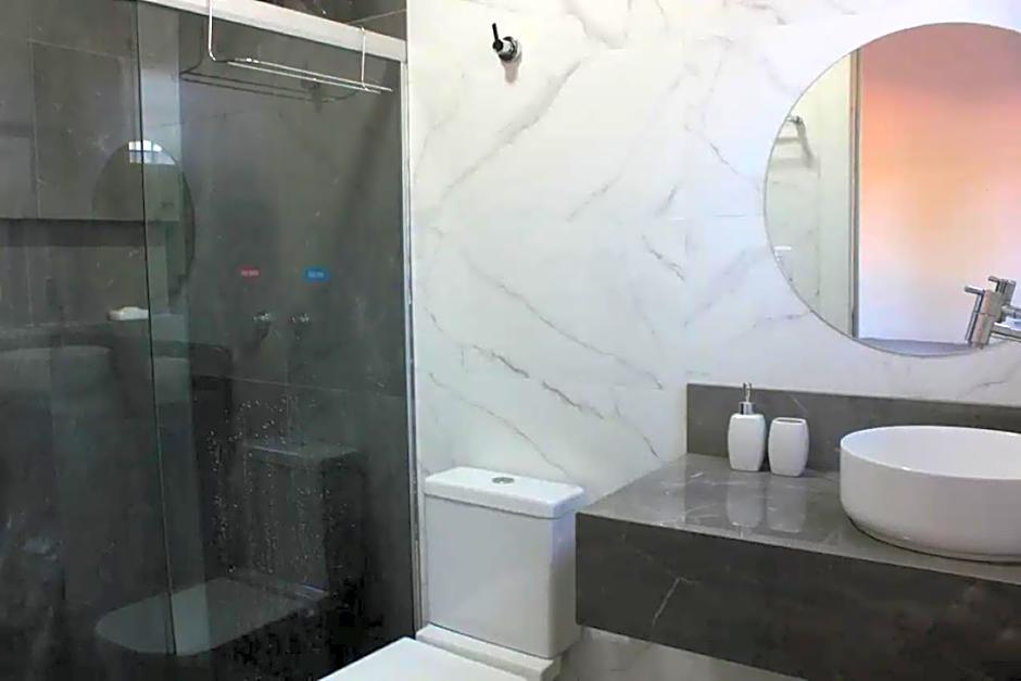 Casa na fazenda inteira ou quartos individuais no Hostel Recanto da Felicidade Paraopeba