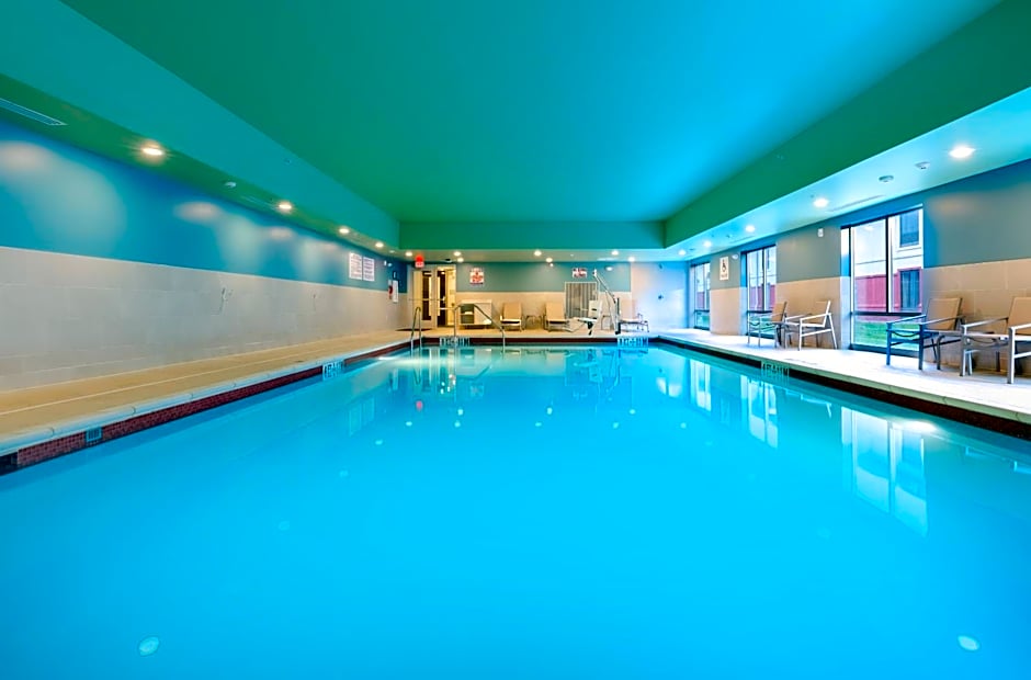 Holiday Inn Express Calhoun South By IHG