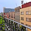 305 Dwntn Apt With AC and balconies fits 6 Rooftop