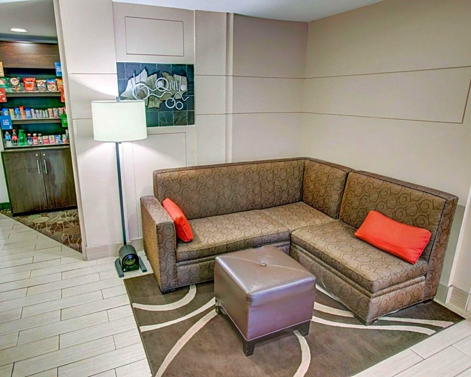 Comfort Suites Pittsburgh Airport