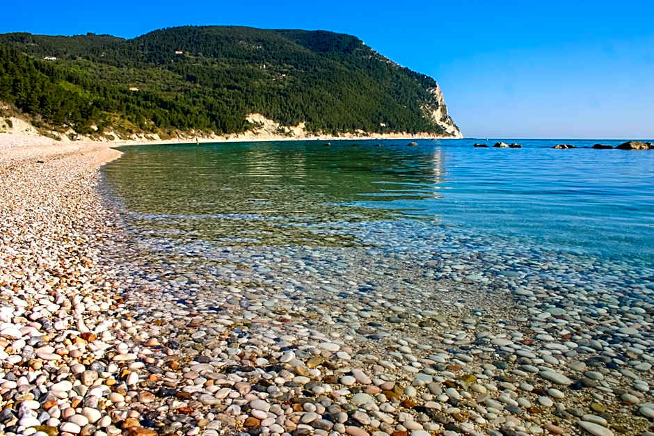 Green Garden Village con piscina, spiaggia riservata e parcheggio
