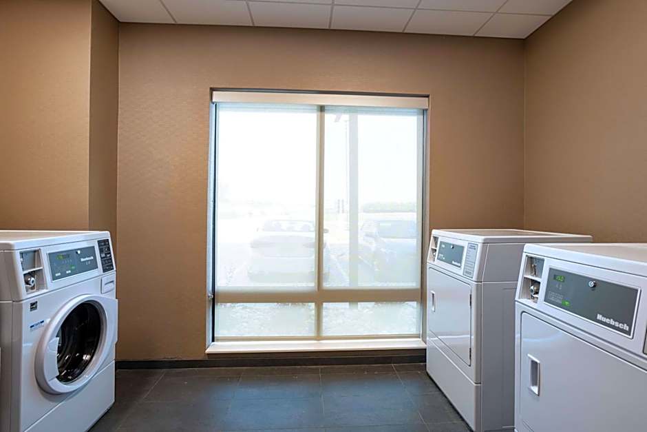 Courtyard by Marriott Dallas Grand Prairie