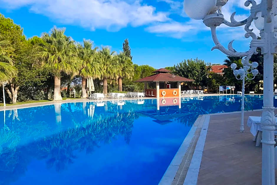 Lycus River Thermal Hotel