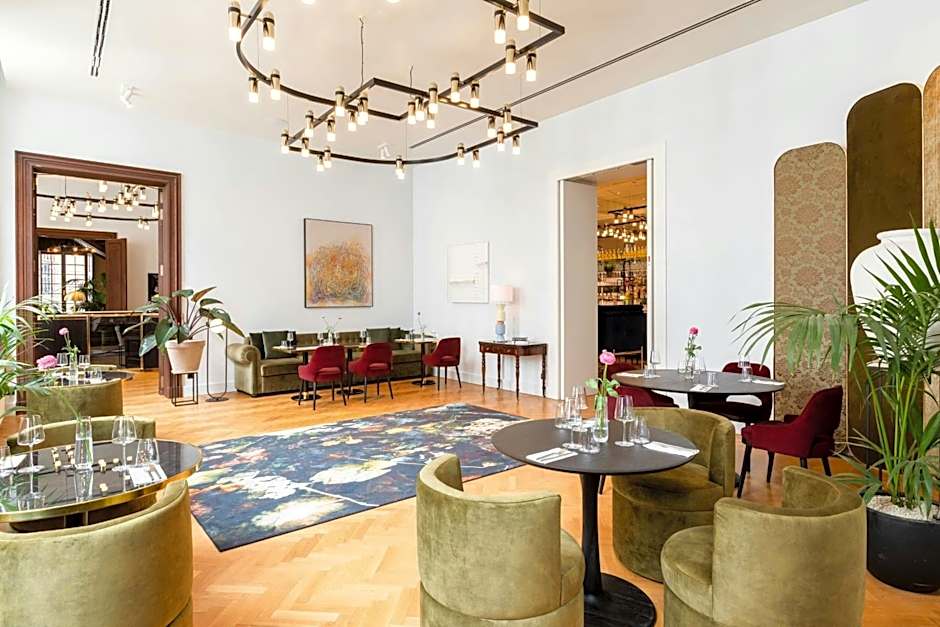 Sapphire House Antwerp, Autograph Collection