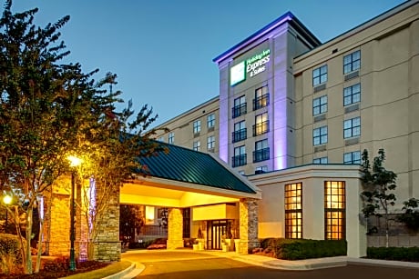 Holiday Inn Express Hotel & Suites Atlanta Buckhead, an IHG Hotel