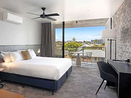 Deluxe Room with King Bed