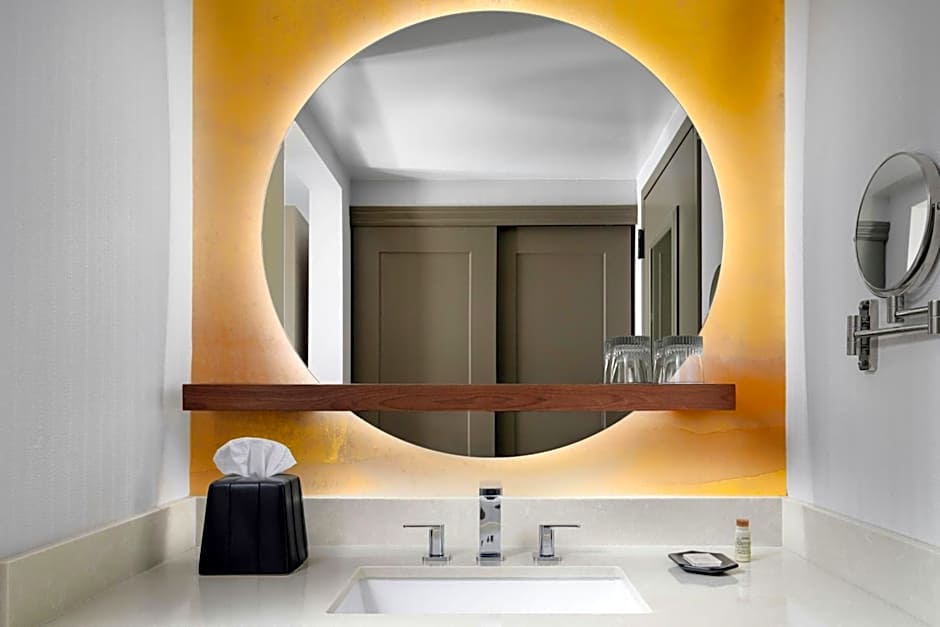 Renaissance by Marriott Boulder Flatiron Hotel