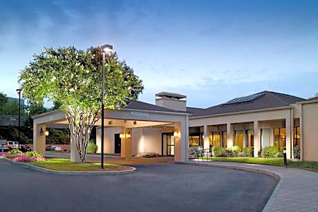 Courtyard by Marriott Atlanta Windy Hill/Ballpark