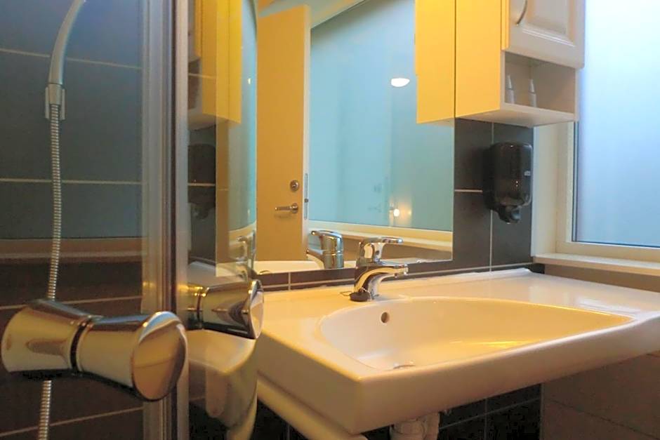 Lavik Fjord Hotel & Apartments