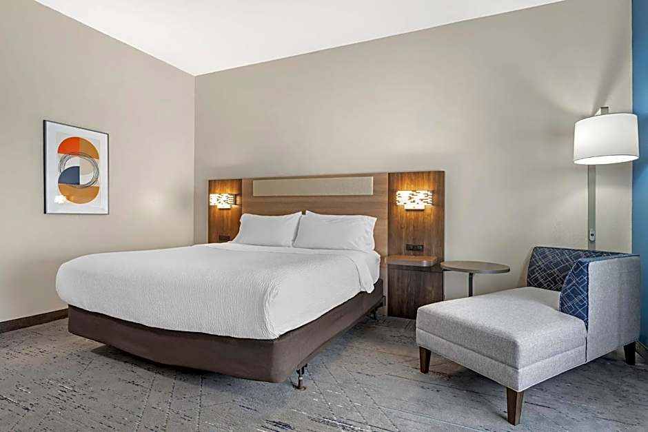 Holiday Inn Express and Suites Beeville By IHG
