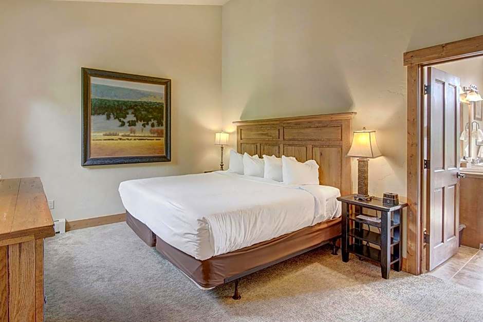 Mountain Thunder Lodge