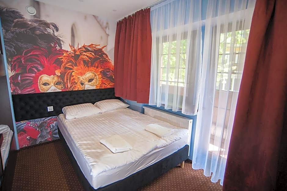 World Hostel - Old Town