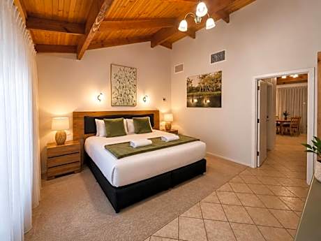 Coonawarra Place Motor Inn