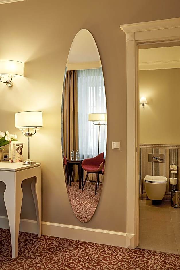 Ratonda Centrum Hotels