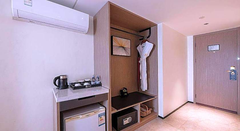 Zhongshan Louis Hotel