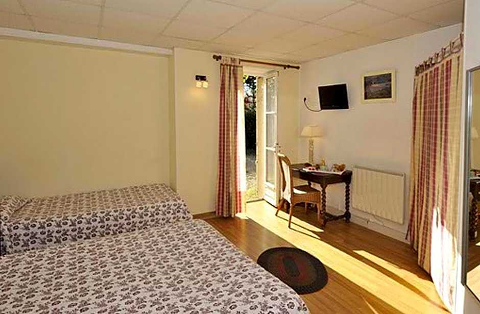 Zdjęcie 1 z 5 — Triple Room