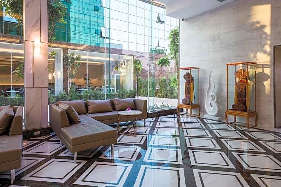 Elegant Airport Hotel