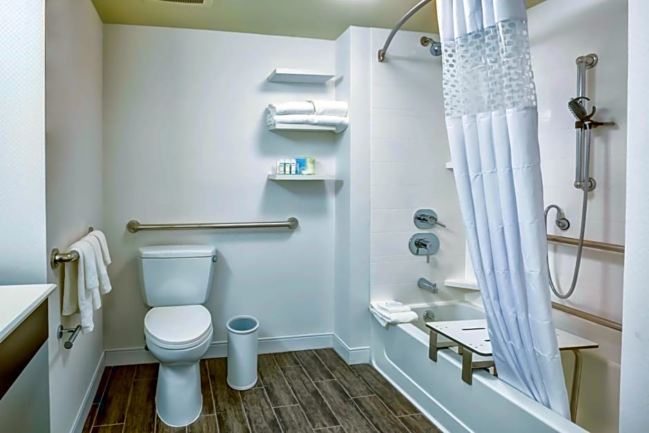 Hampton Inn Boston-Norwood