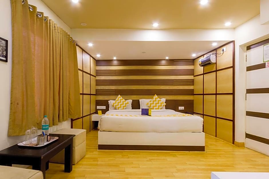 FabHotel Sholas Residency I - Nr. Rose Garden