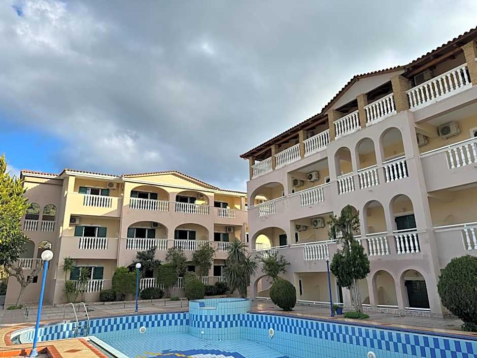 Sandy Maria studio 701