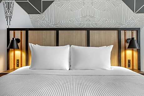 Superior King Suite with Roll-In Shower - Accessible/Non-Smoking