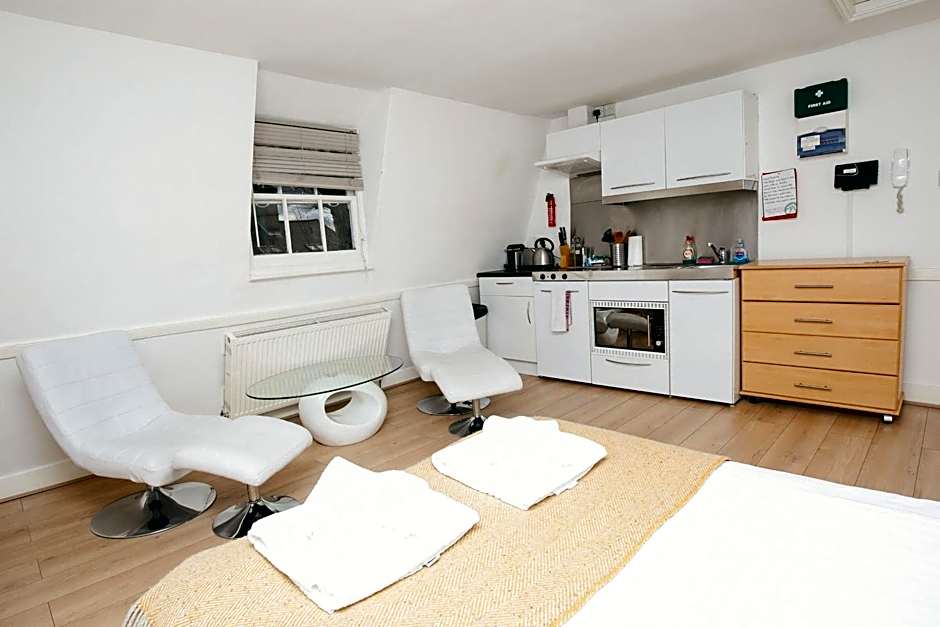 Cambridge City Studios by Paymán Club