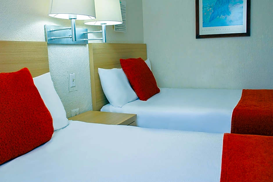 Hotel & Suites Real del Lago