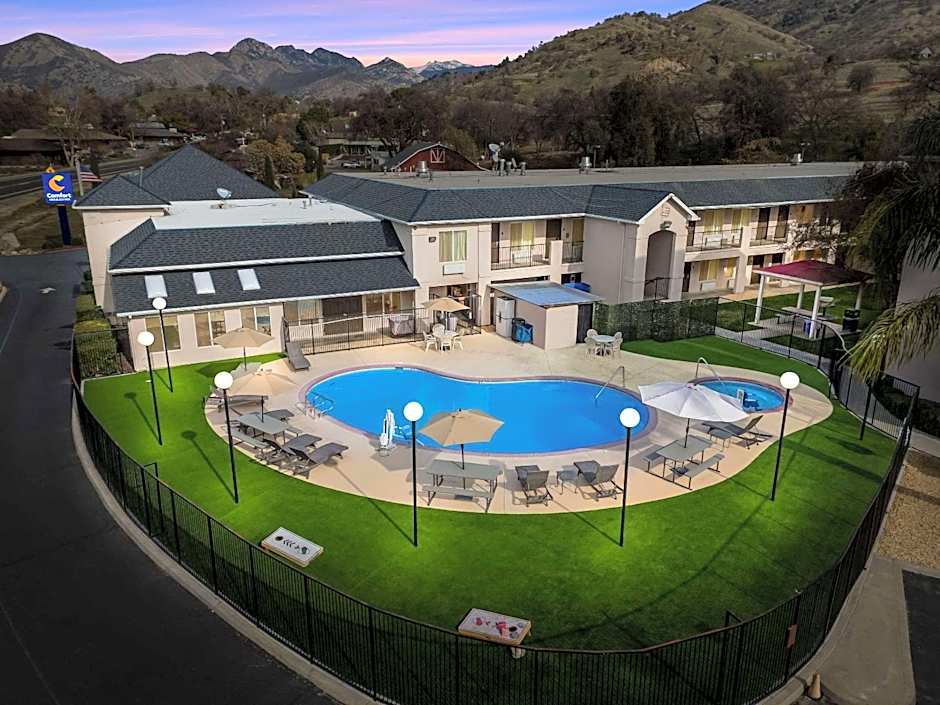 Comfort Inn & Suites Sequoia Kings Canyon