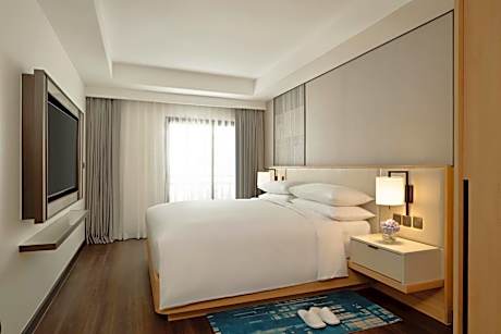 Two-Bedroom Apartment with One King Bed and One Queen Bed