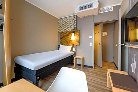 Standard Room with 1 Single Bed