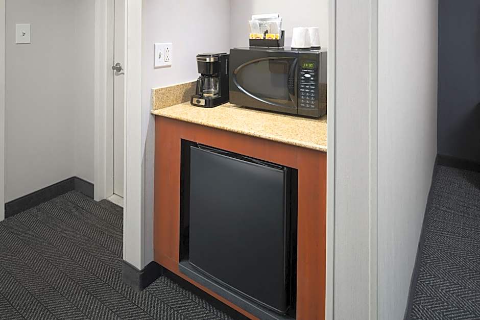 Courtyard by Marriott Shelton