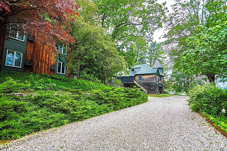 Apple Tree Inn – Lenox, MA