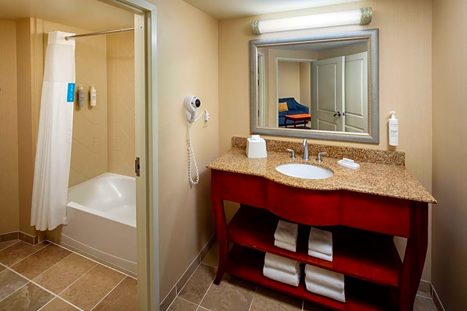 Hampton Inn By Hilton & Suites Mystic