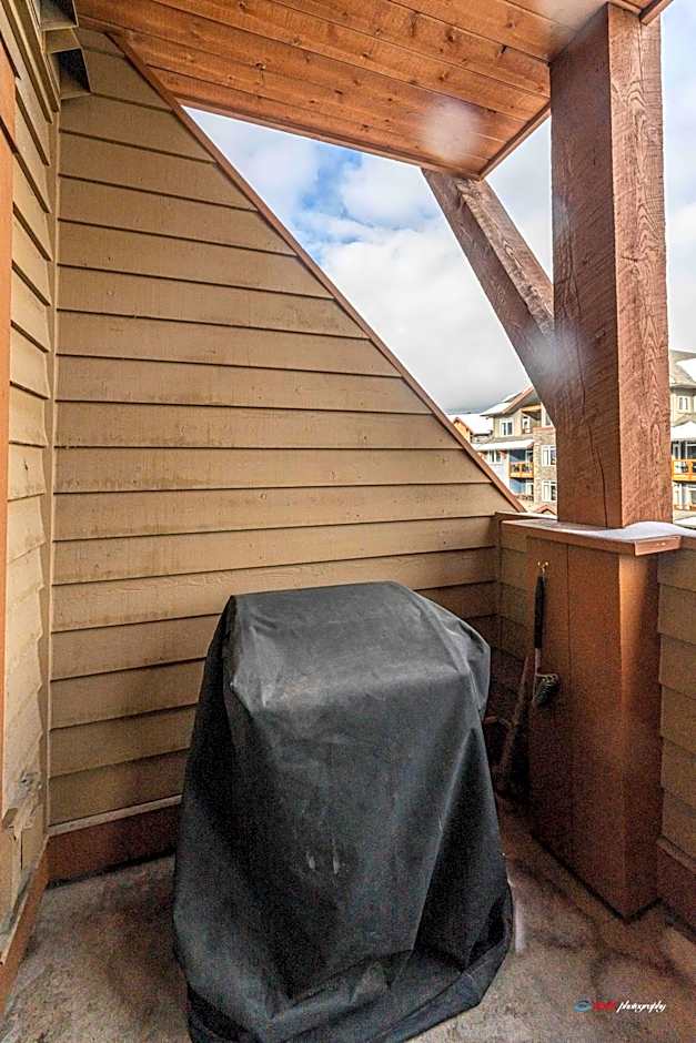 Solara Suite with Indoor Pool / Hot tub / Parking