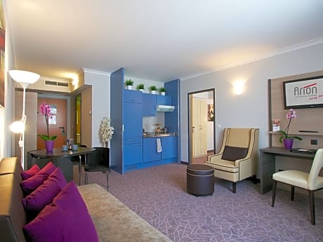 One-Bedroom Apartment with Sofa Bed