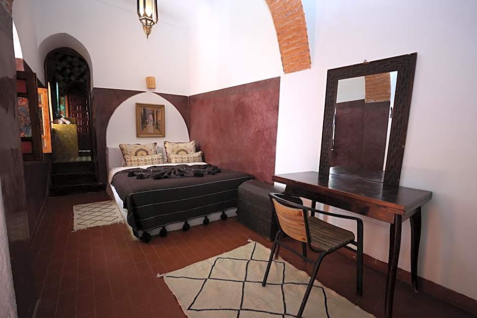 Riad O LY